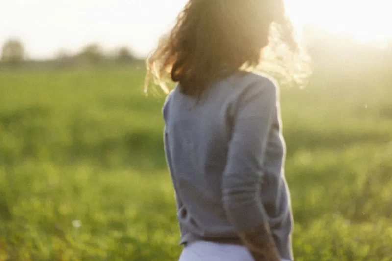 Grazie, Corpo Mio: Come la Gratitudine Consapevole Riaccende il Sistema Nervoso e Abbassa il Cortisolo